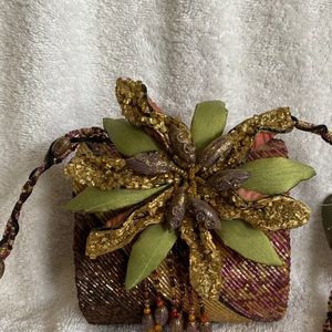 Beautiful vintage Mary Frances beaded purse.